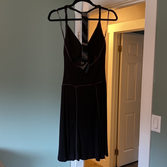 Gorgeous Guess LBD - Picture 2 of 7